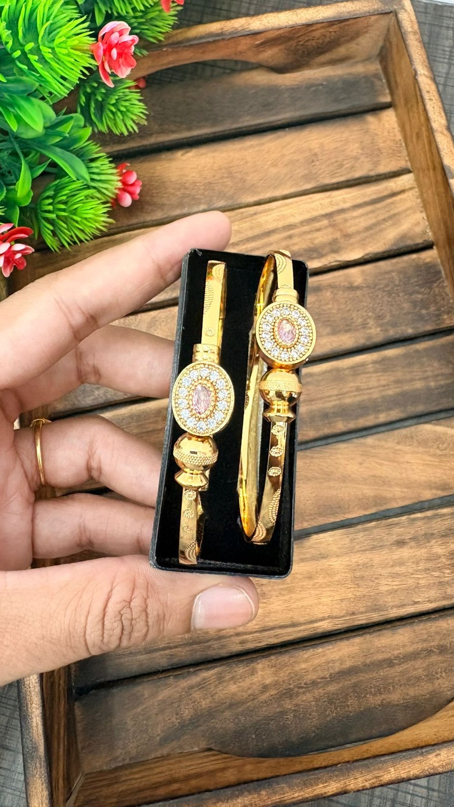 OVAL BRACELET-PAIR 1