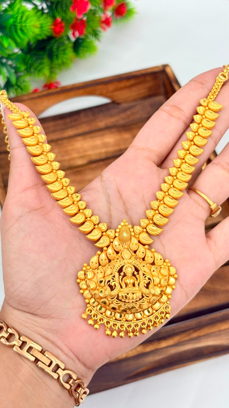 Temple Necklace-04 1