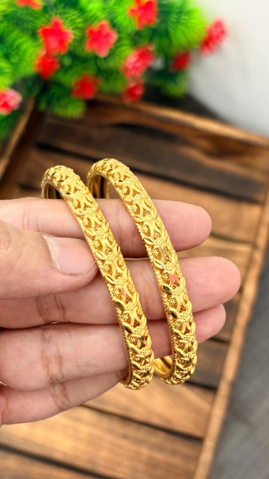ORNATE BLOSSOM BANGLE 1