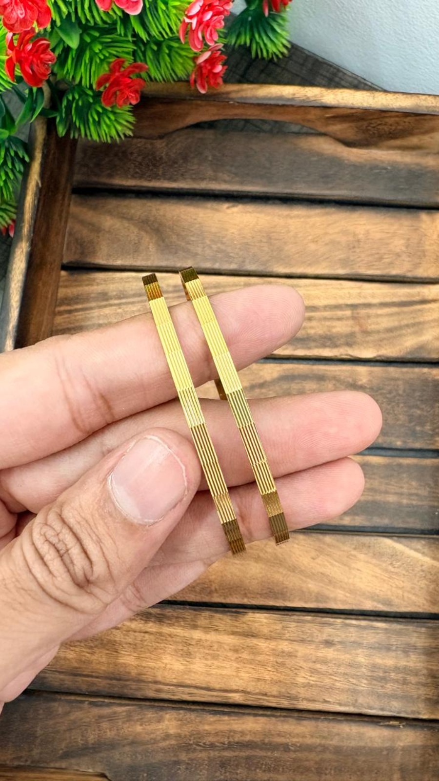 LINEAR SHINE BANGLE