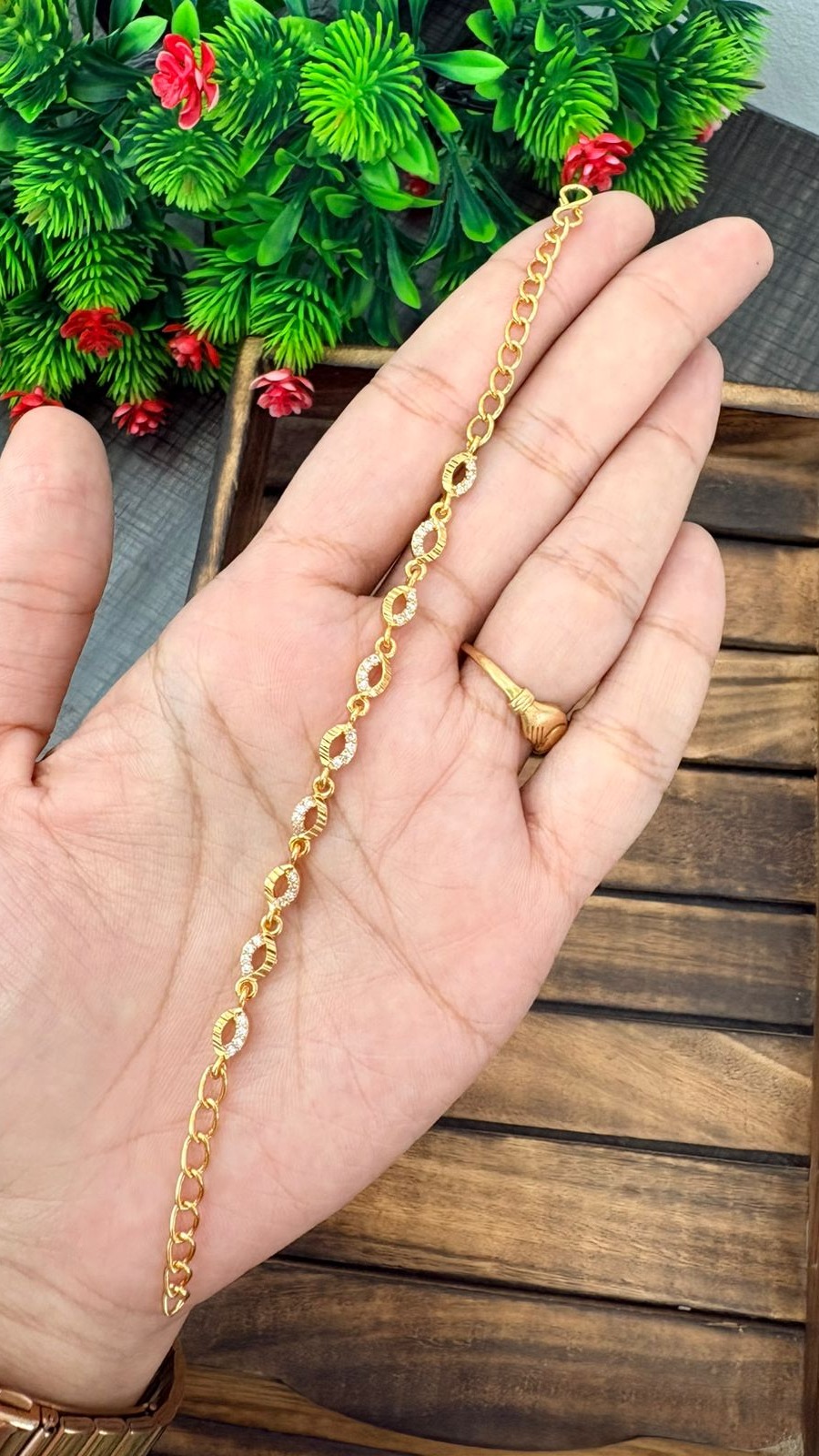 OVAL BRACELET-WHITE STONE