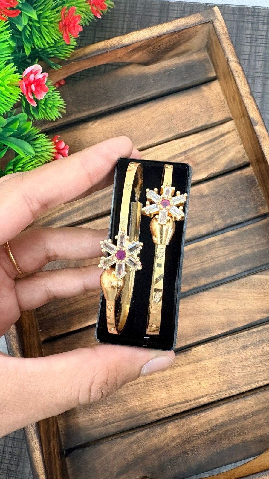 TWINKLE FLORAL BRACELET-PAIR 1
