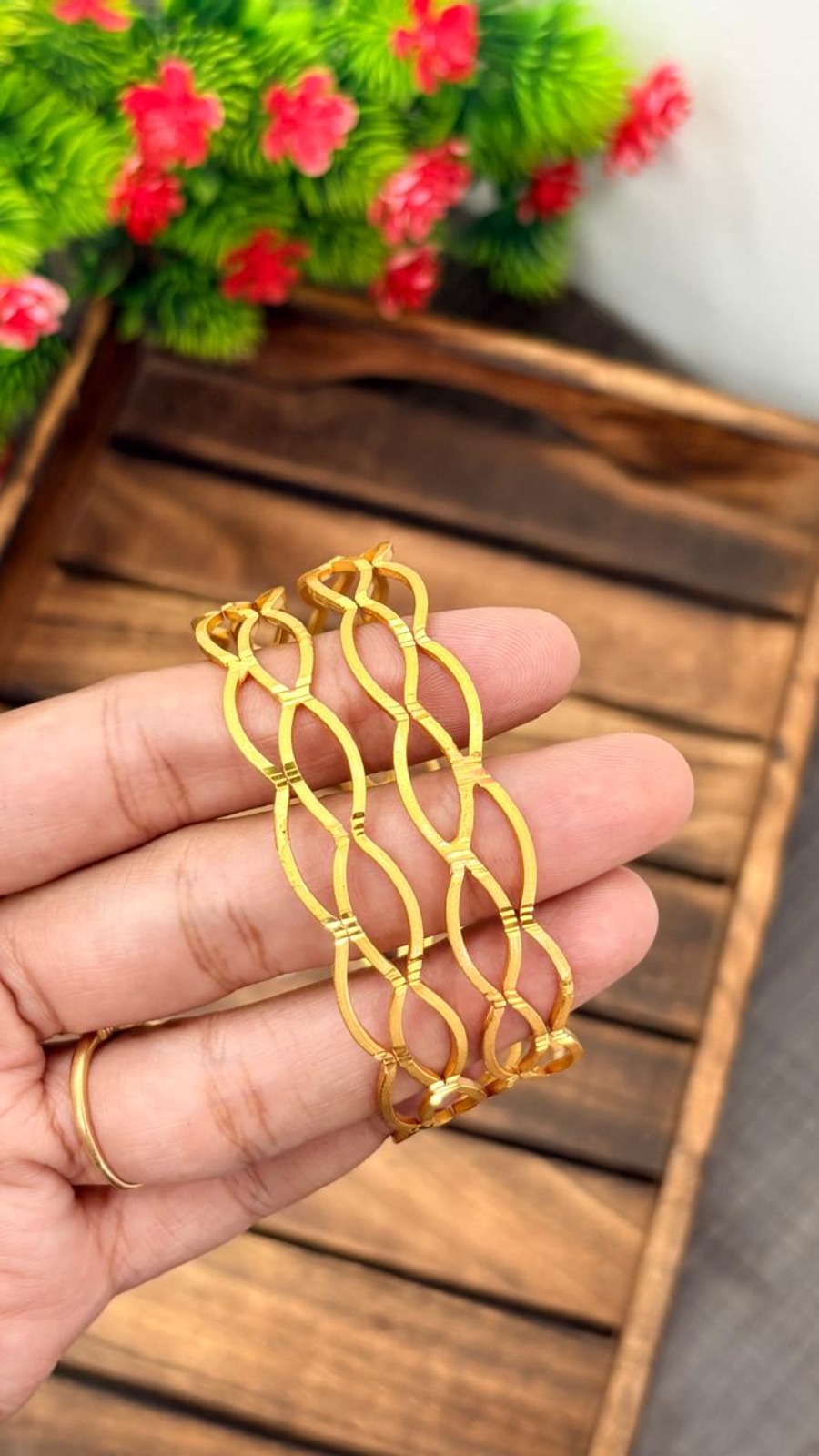 ZIGZAG BANGLE 1