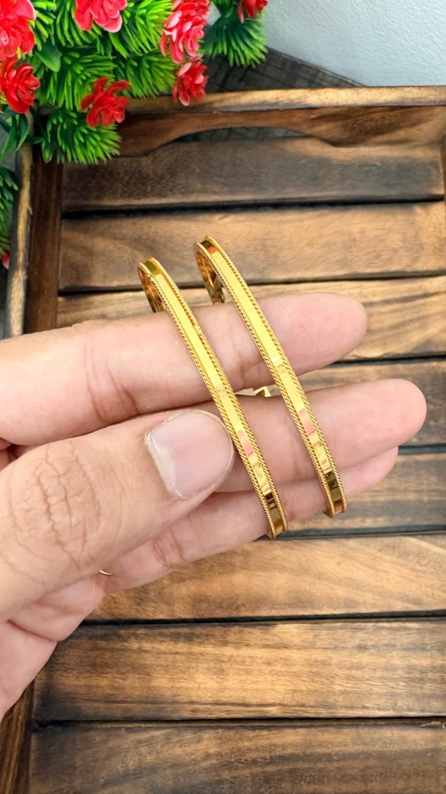 STEP PATTERN BANGLE