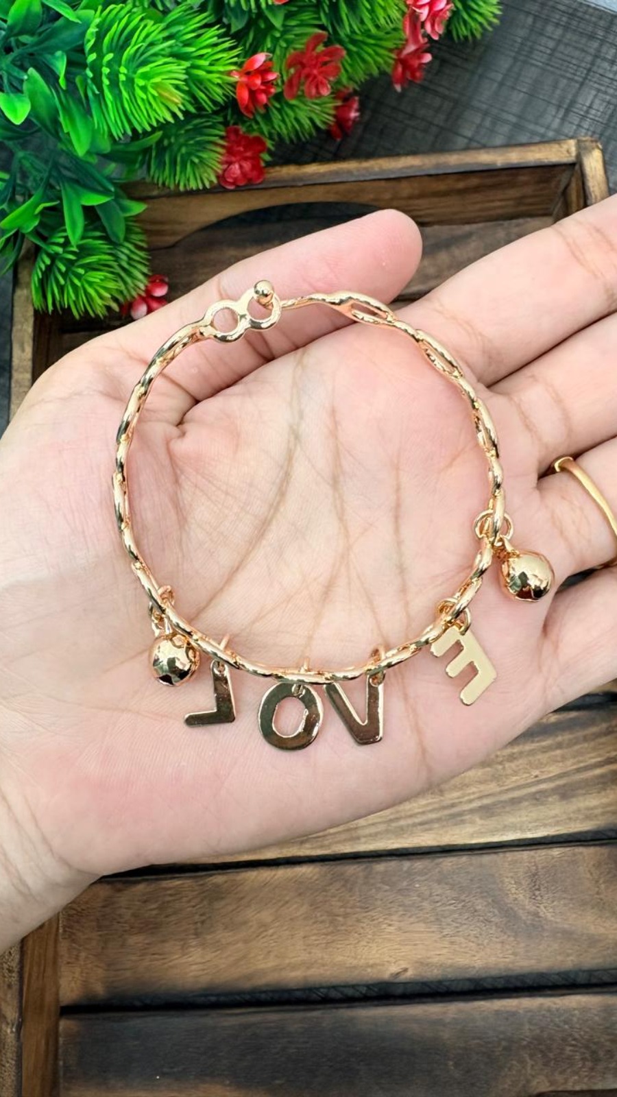 LUXE GOLD-BRACELET 1
