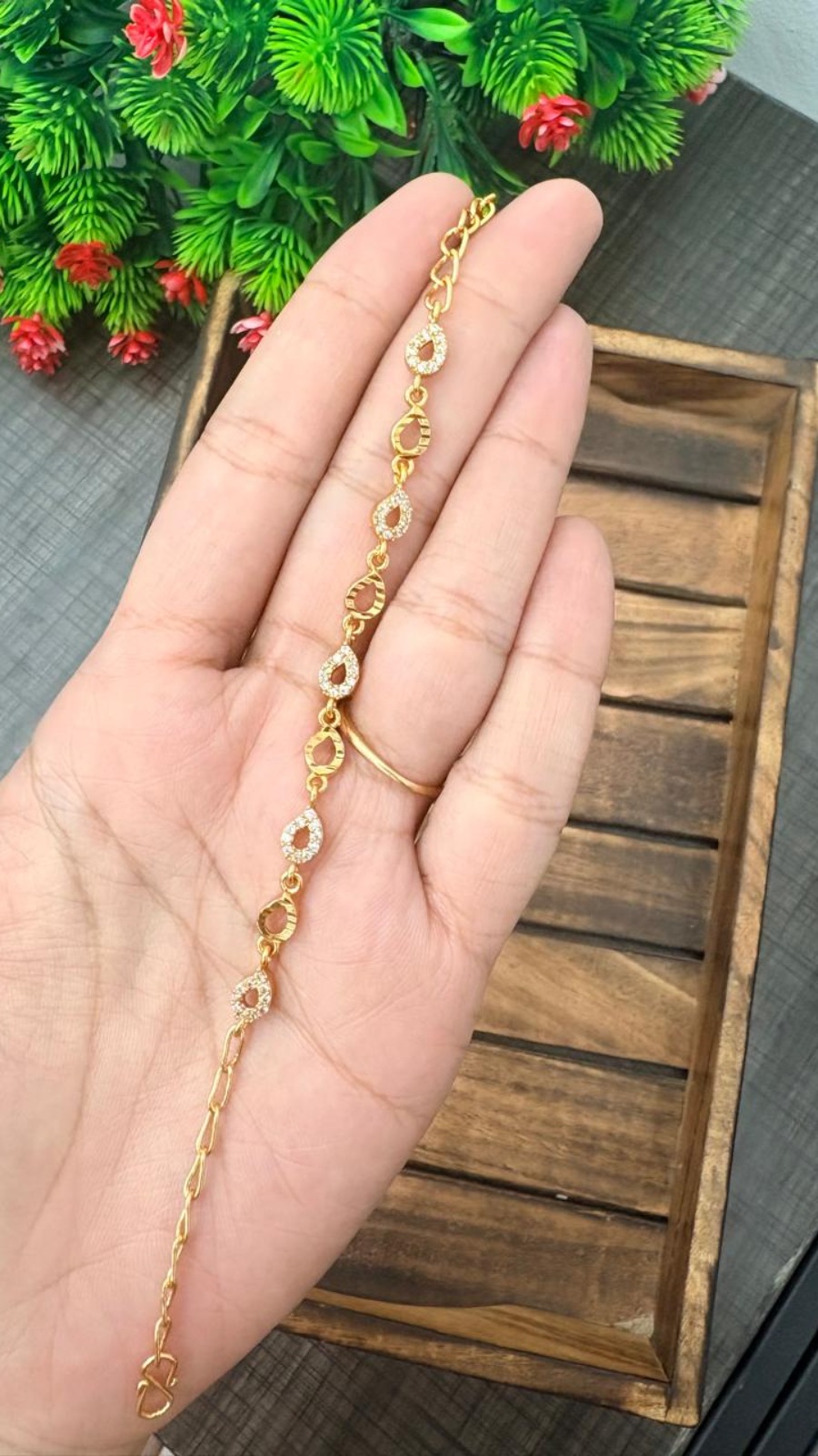 MANGO BRACELET-WHITE