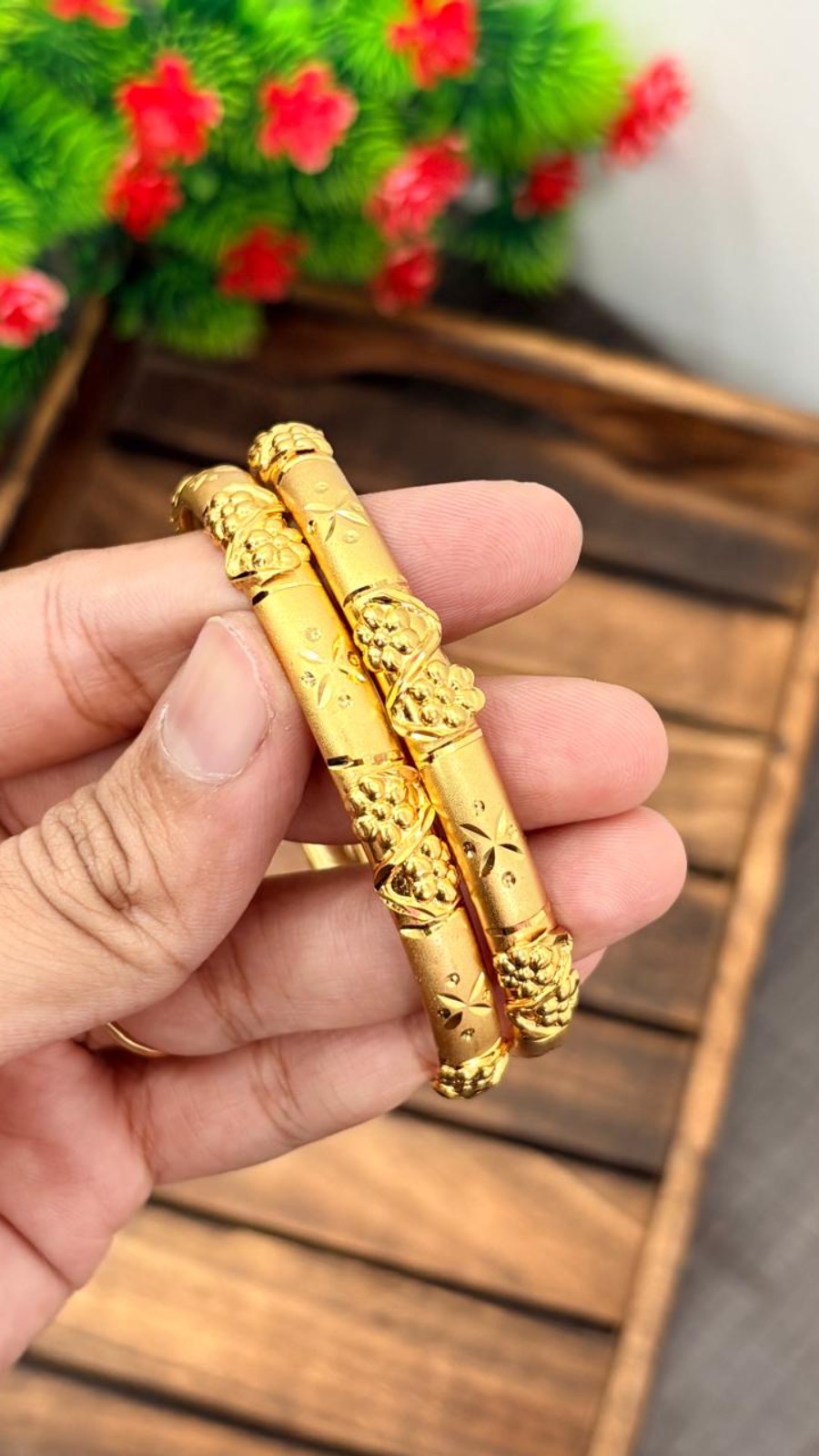 FLORAL BANGLE 1