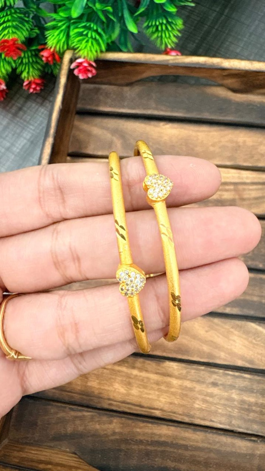 HEART BANGLE- WHITE STONE