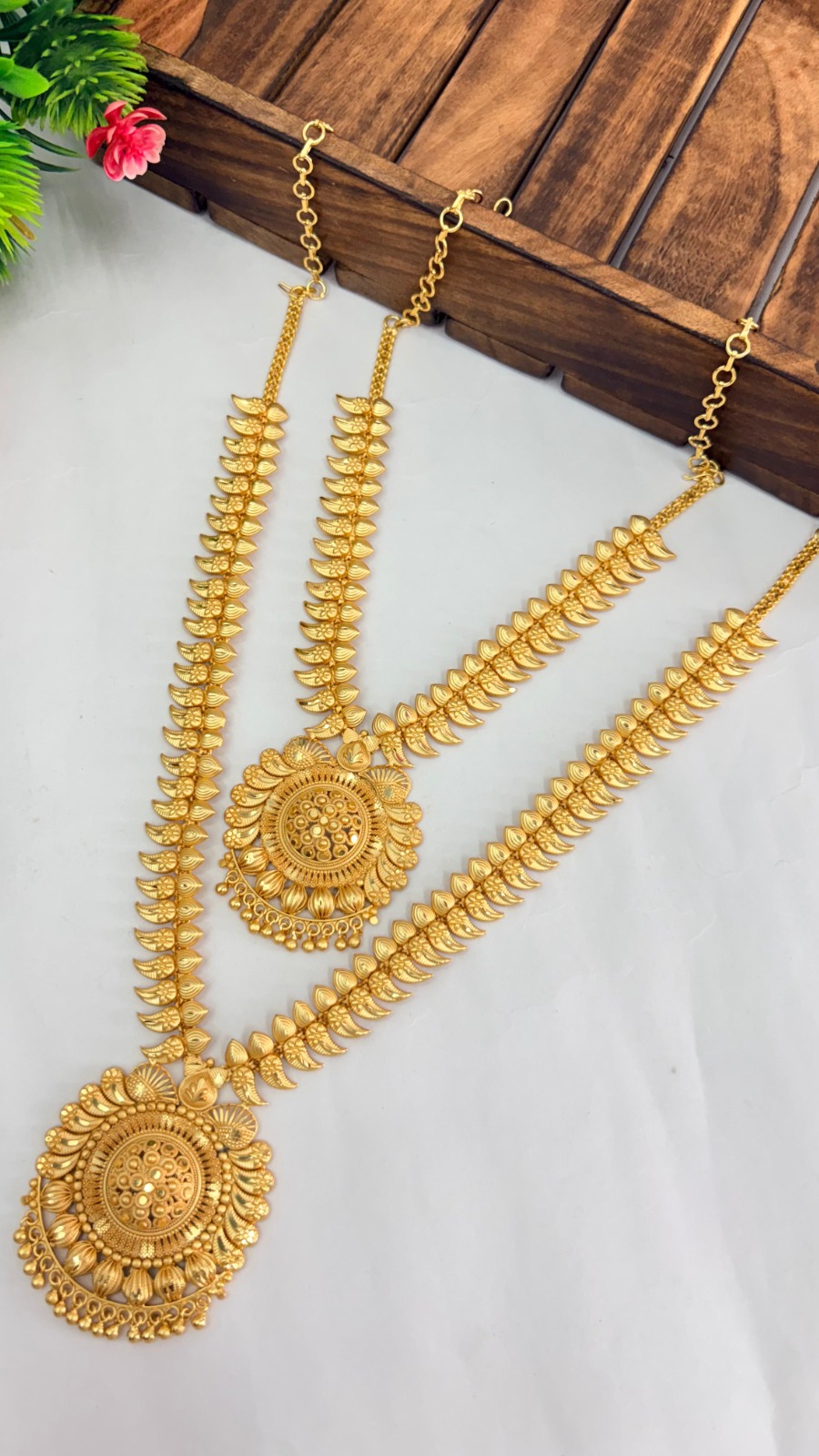 Royal Mango Pendant Haram