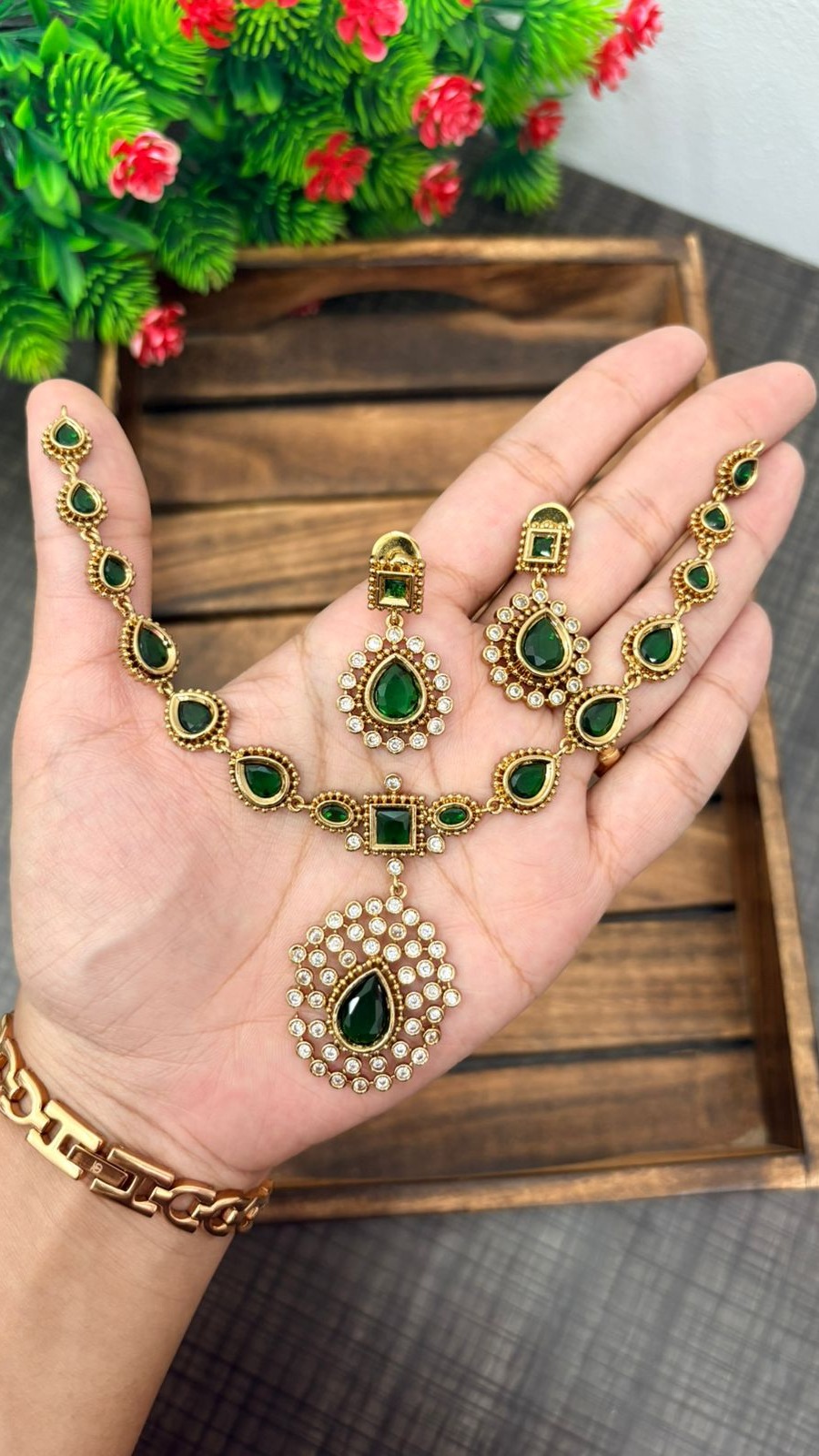 JOTHIKA NECKLACE