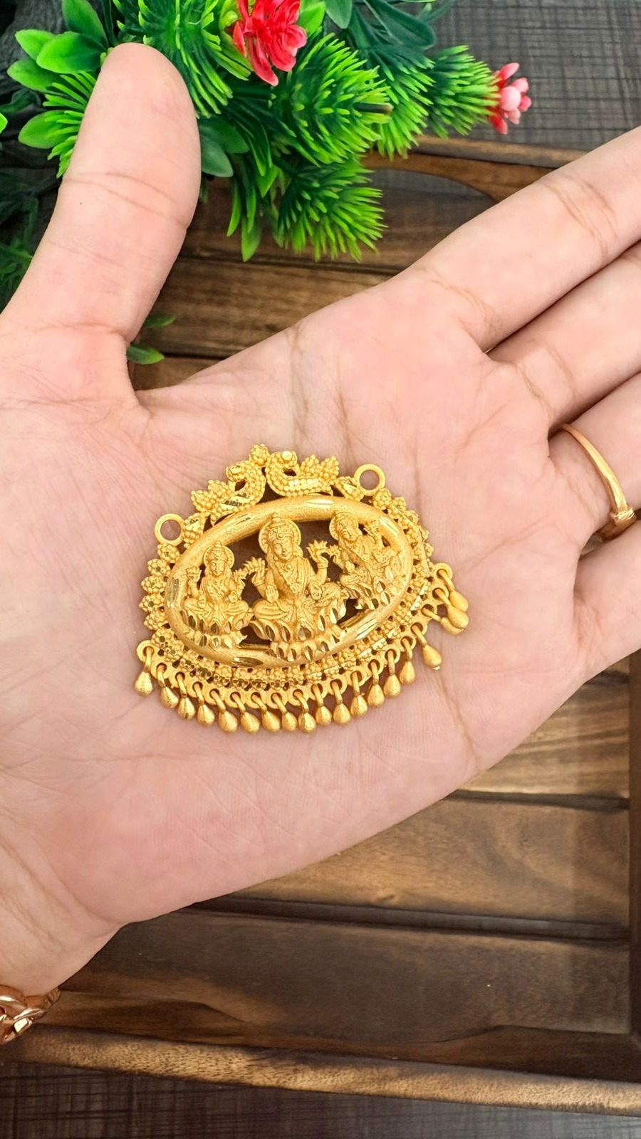 Lakshmi dollar 1