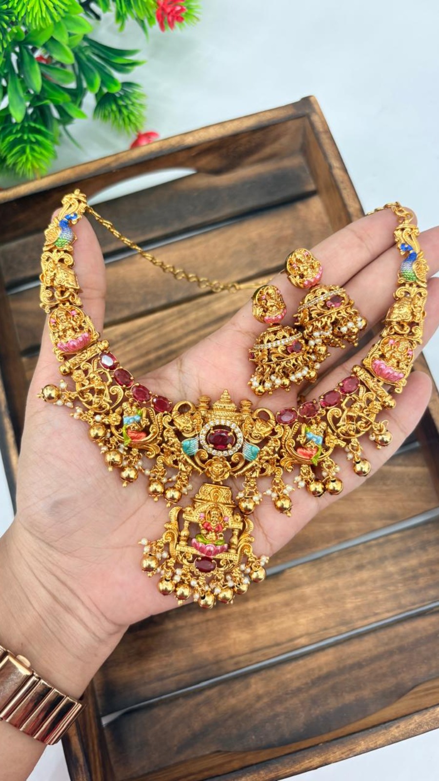 Aishwarya Lakshmi Neckpiece