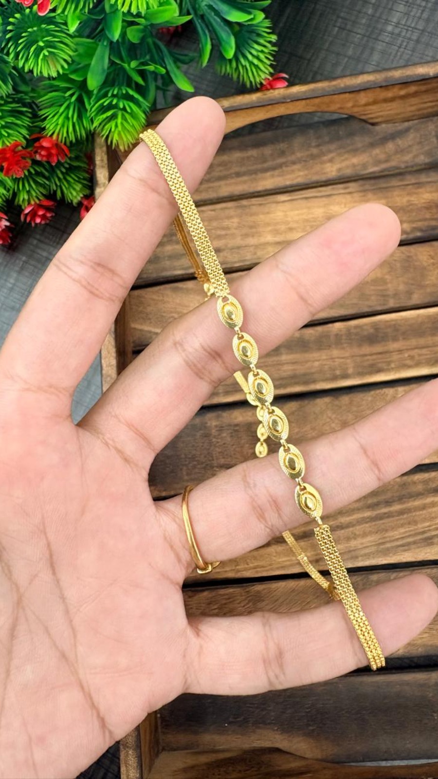 EYE LINK CHAIN 1