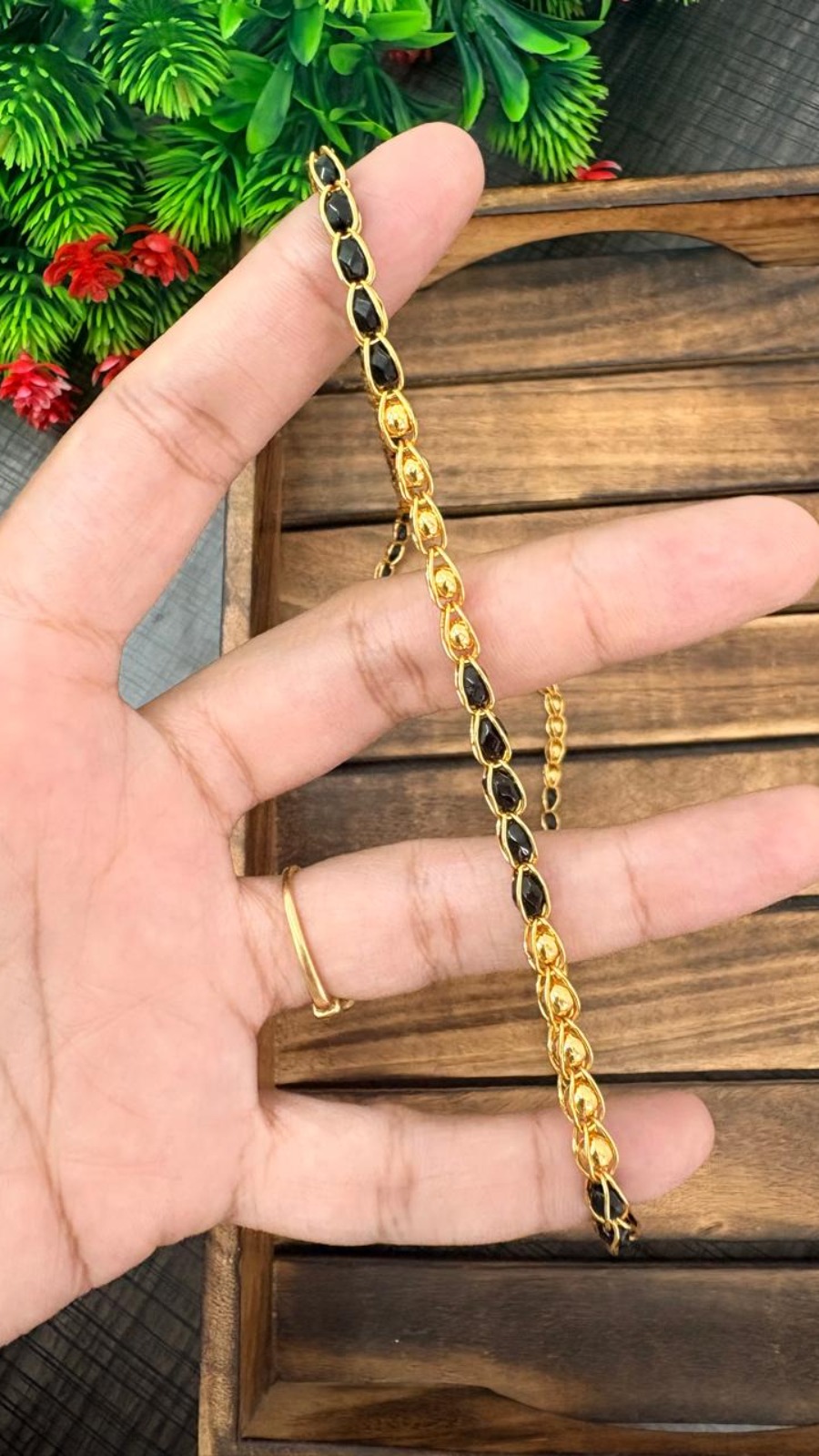 BLACK WAVE TWIST CHAIN 1