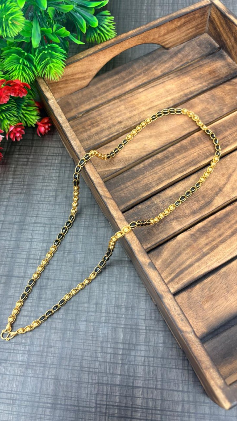 BLACK WAVE TWIST CHAIN 2
