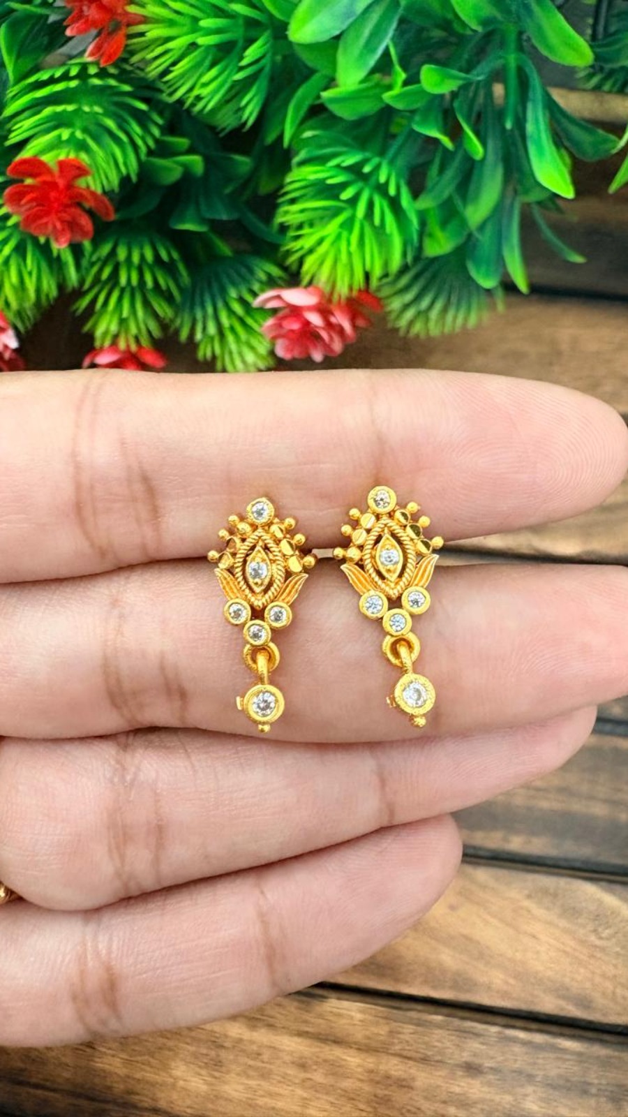 Stud White  stong-Og-43 1