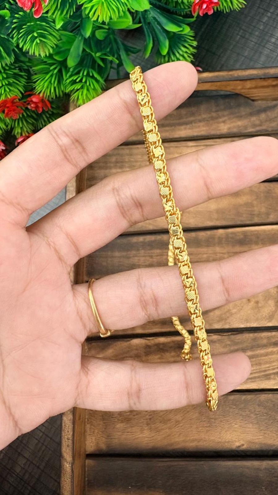 SMALL BOX CHAIN 1