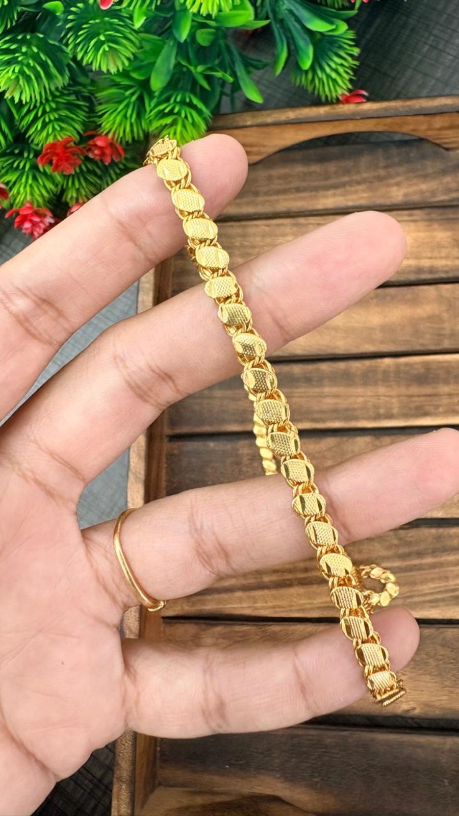 ROYAL VINE CHAIN 1