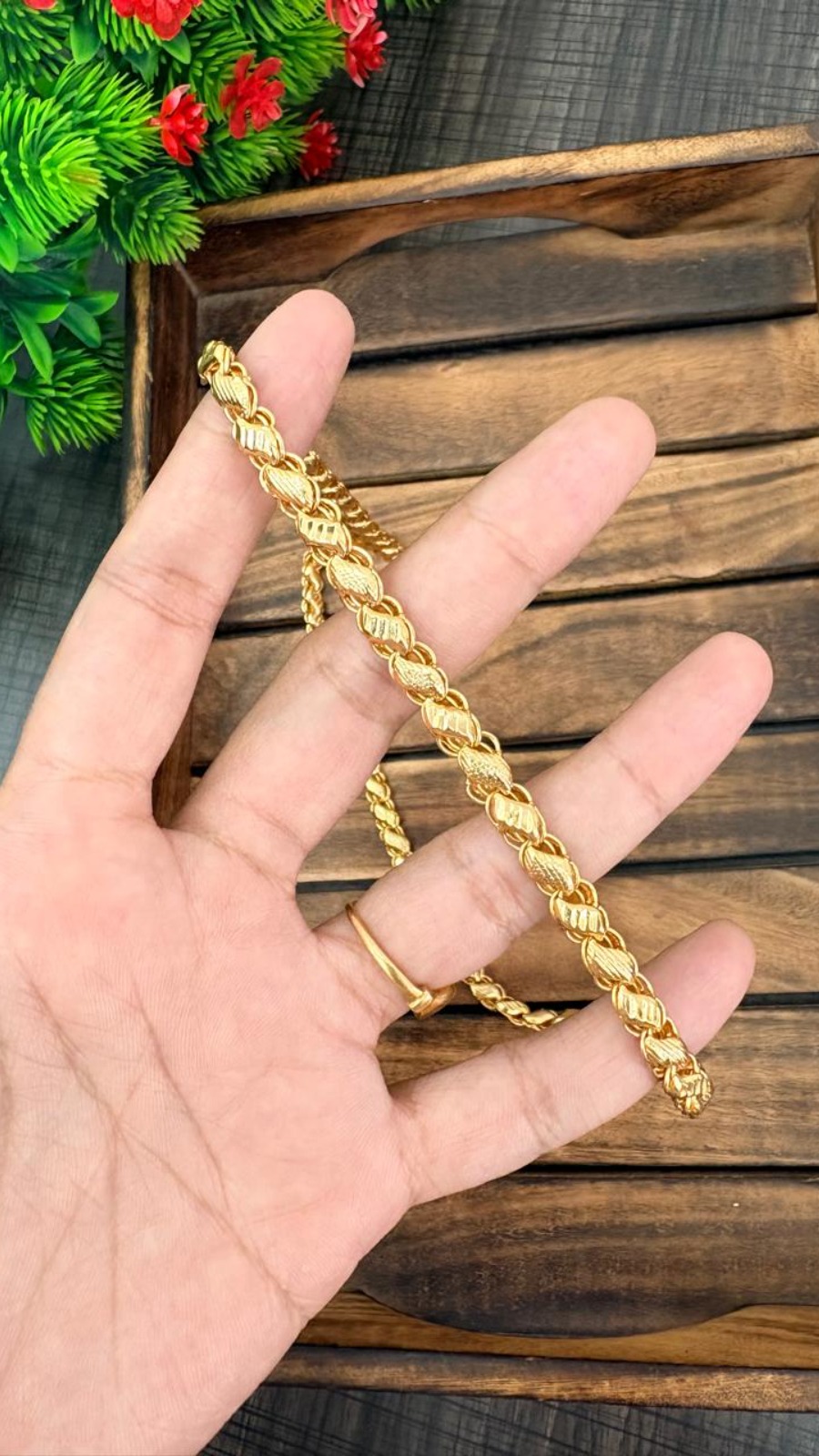 SPARK CHAIN 1