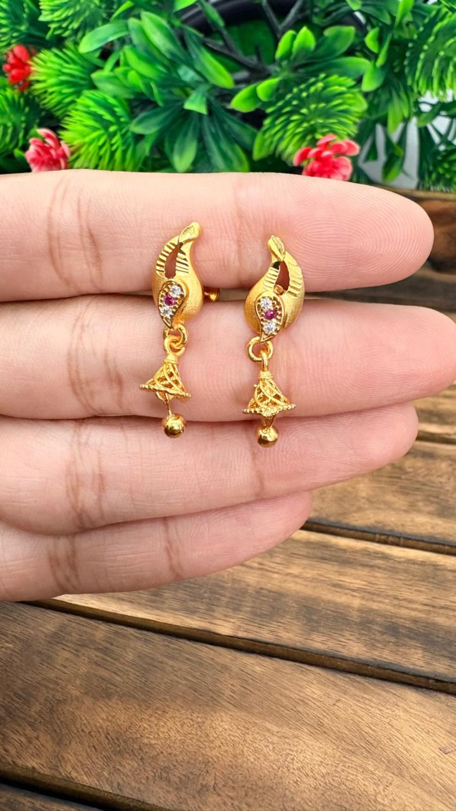 Stud White &Pink stone-OG-61 1