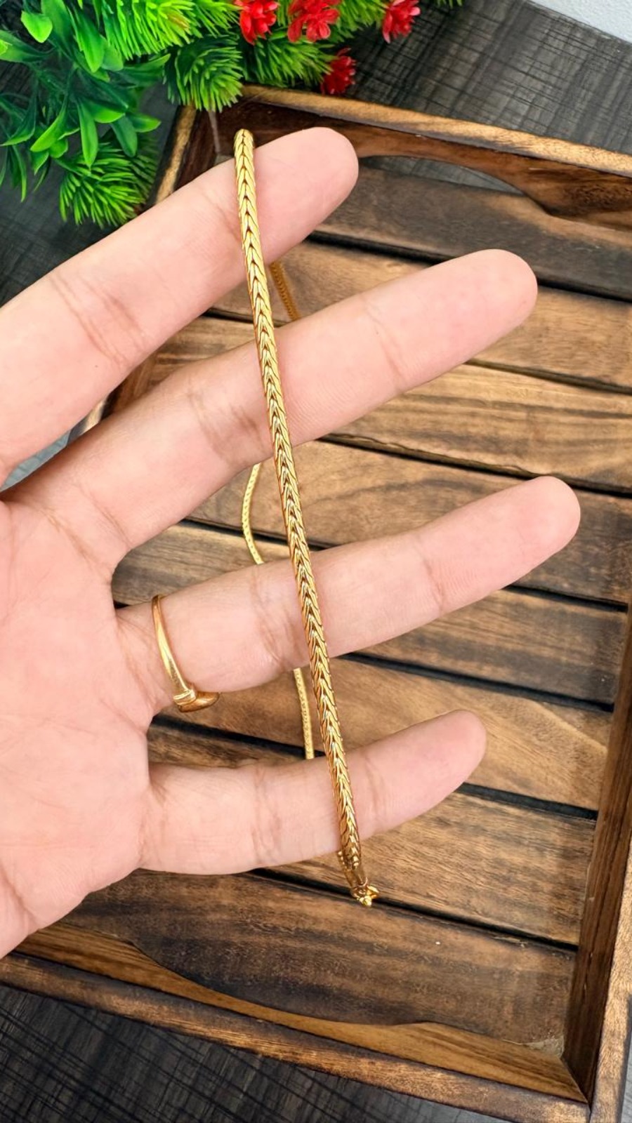 V SHAPE CHAIN 1