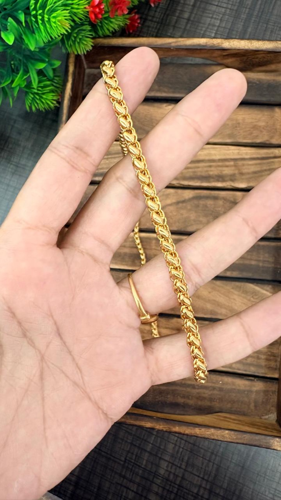 TWINKLE CHAIN 1