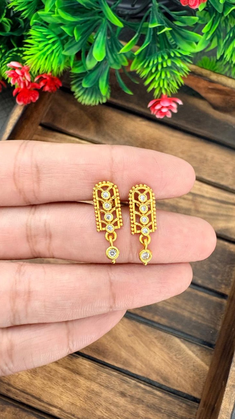 Stud White Stone-OG-68 1