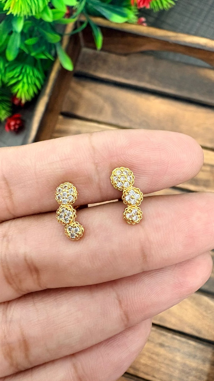 Stud White Stone-72 1