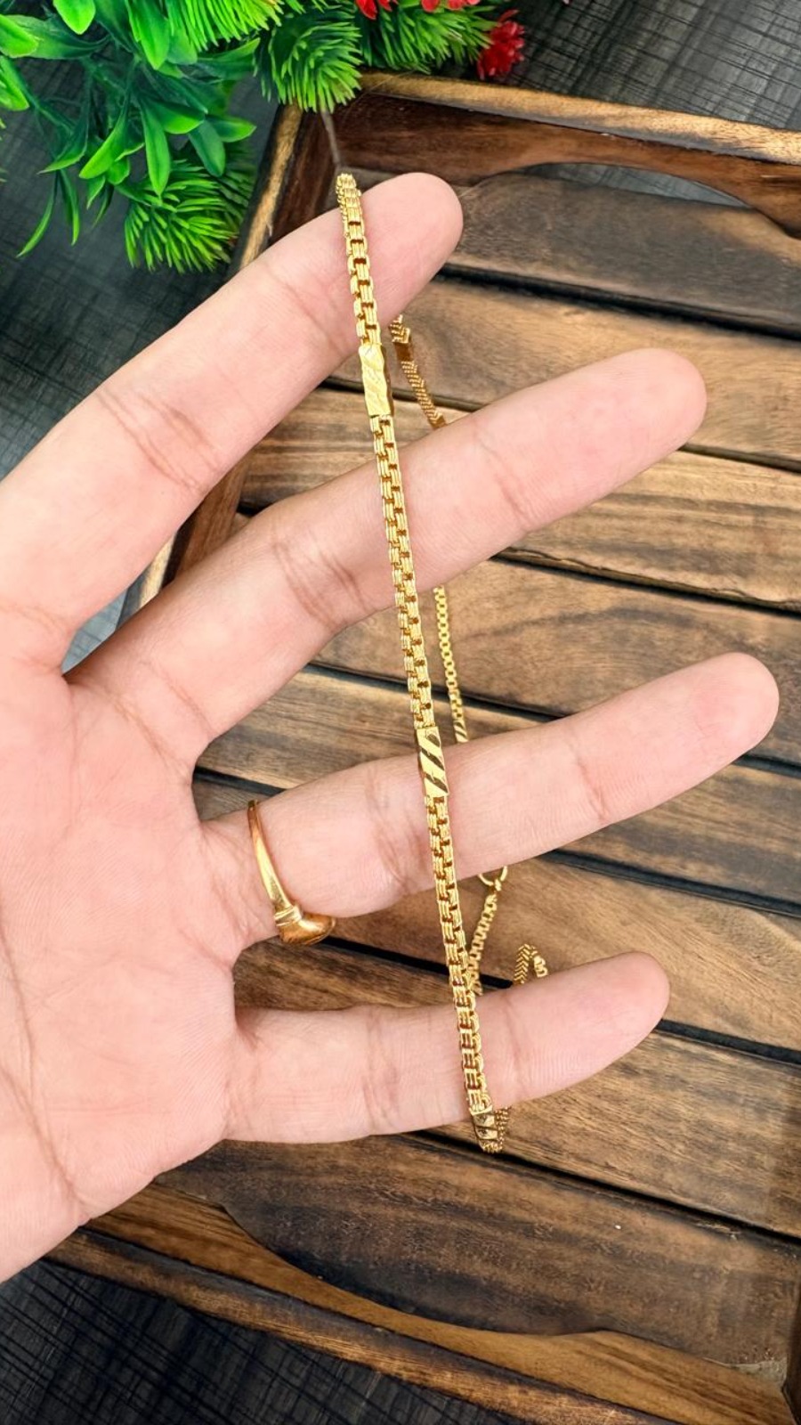 SINGAPORE CHAIN