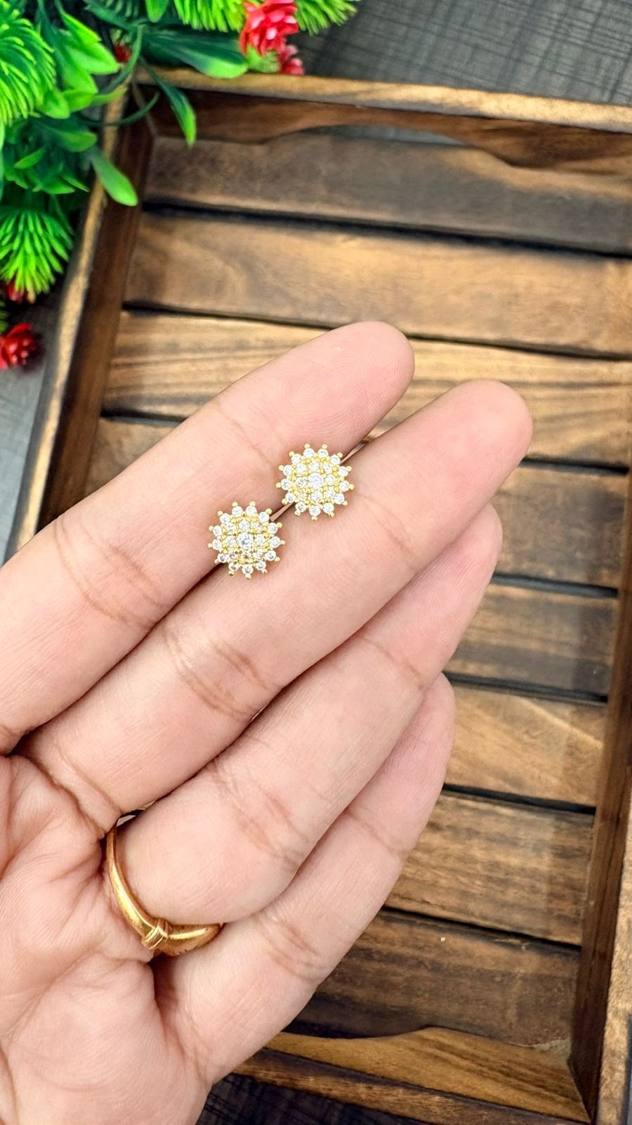 Stud White Stone-76