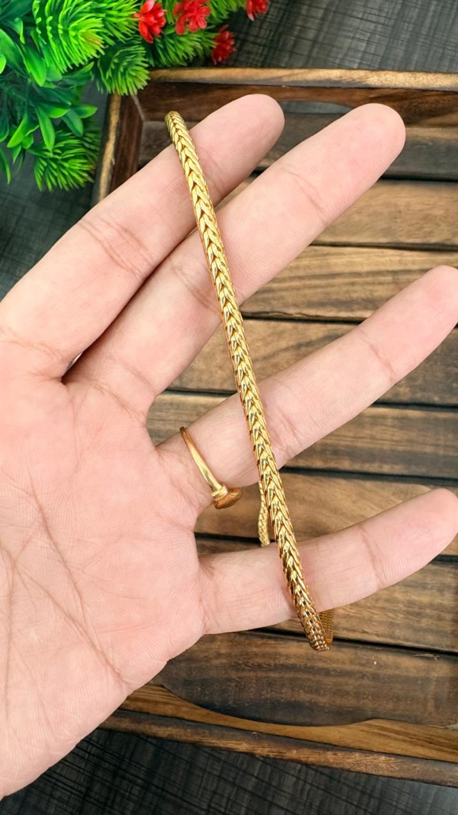 SHINE PINNAL CHAIN 1