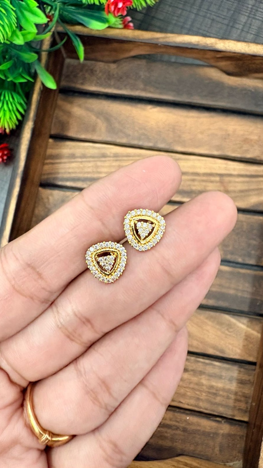 Stud White Stone-77