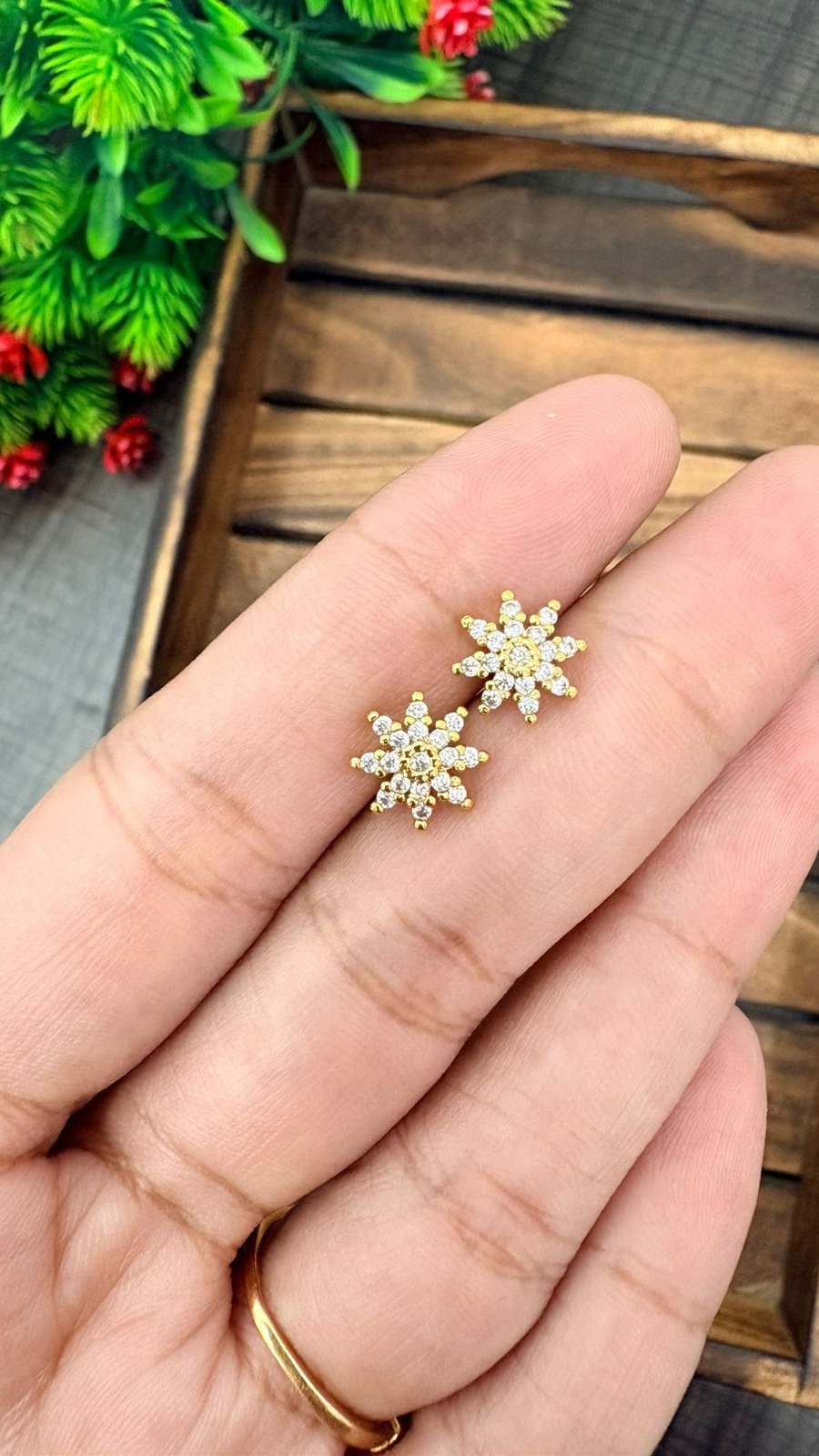 Stud White stone-78