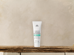 Urtekram Fresh Mint Toothpaste whitening Zahnpasta 75 ml