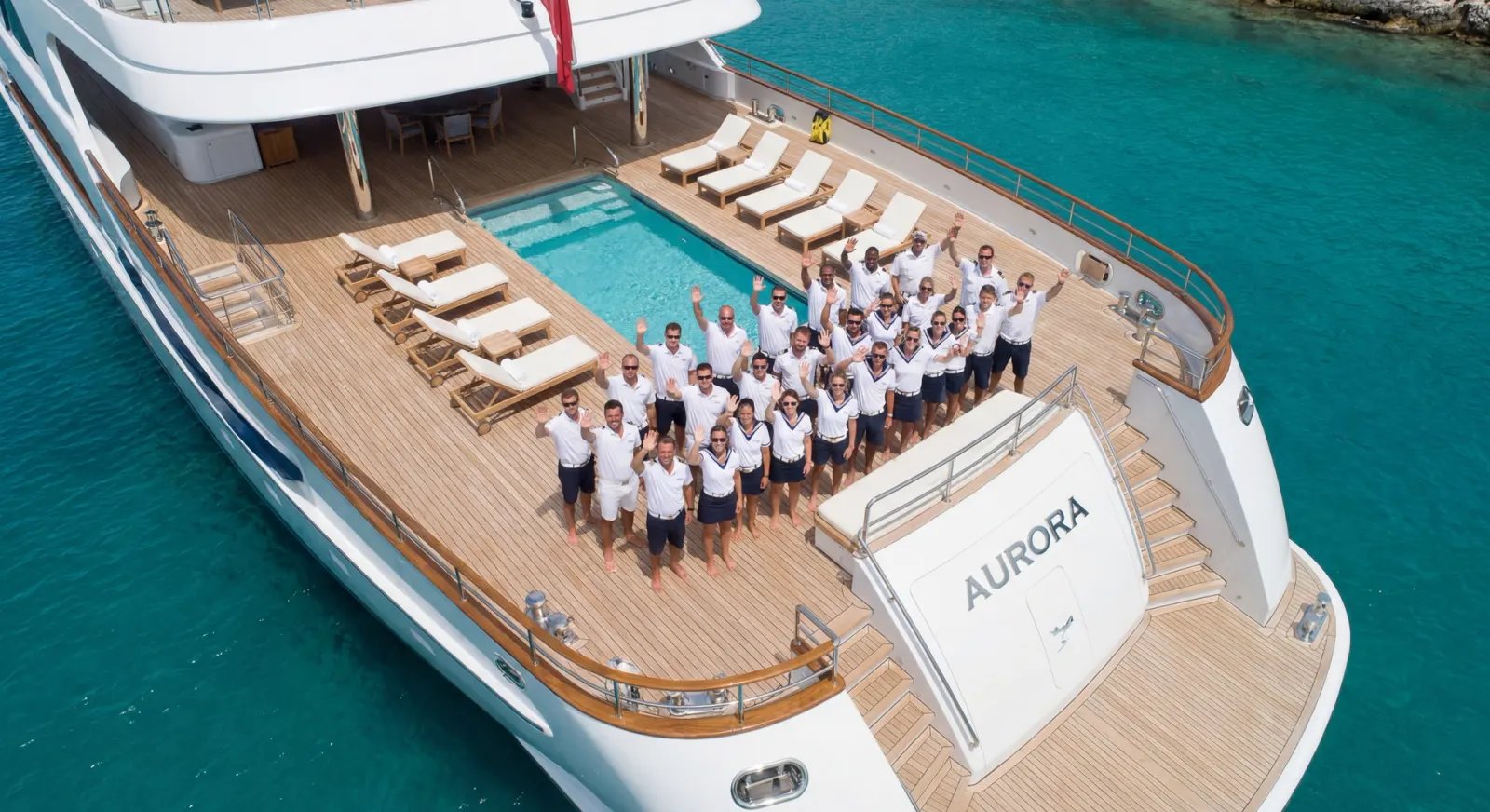 The Key to a Perfect Experience in Yacht Charter: Choosing the Right Crew