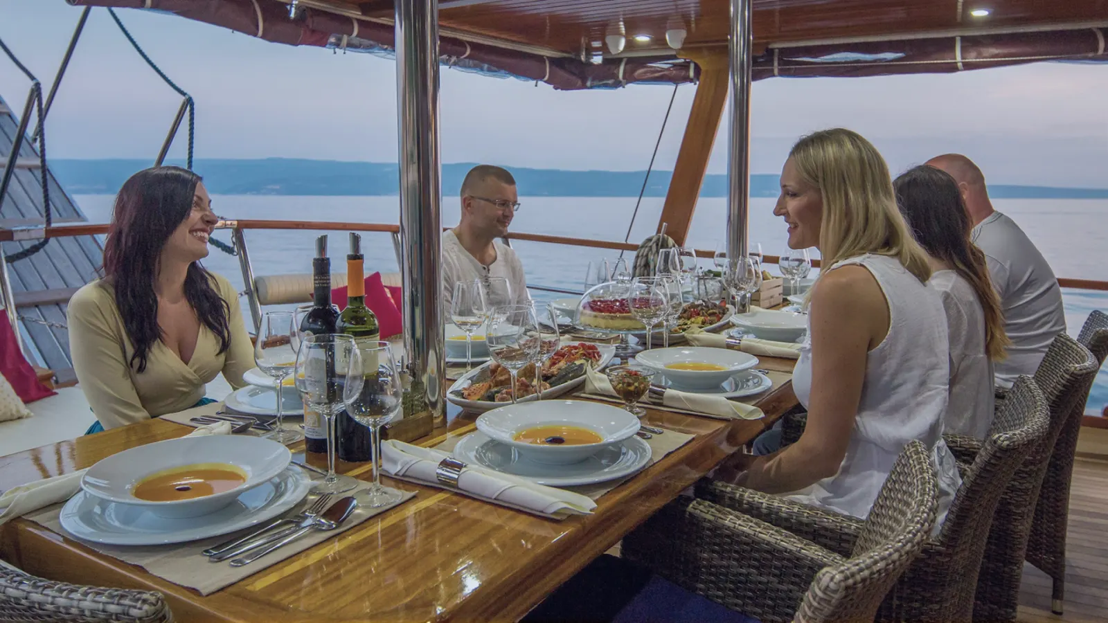 Affordable Blue Cruise & Cabin Charters