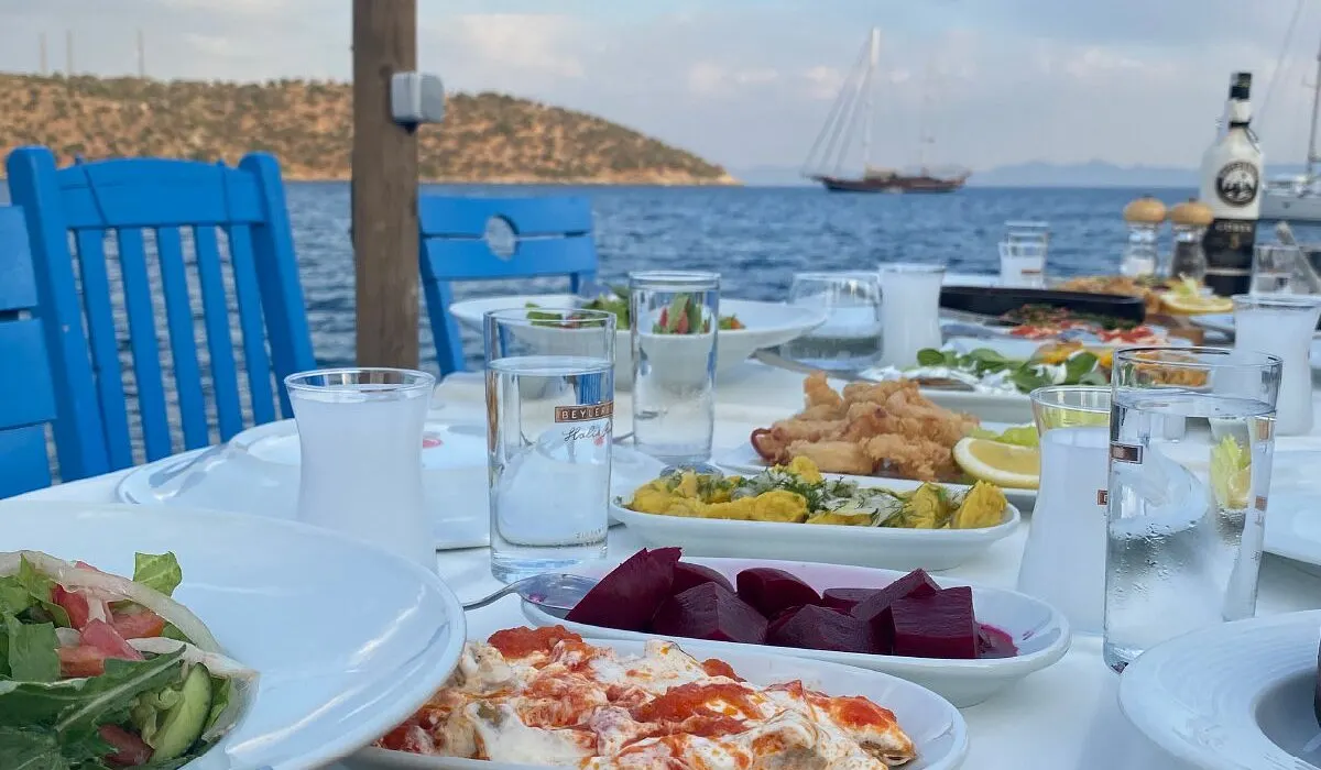 Gastronomy & Social Life