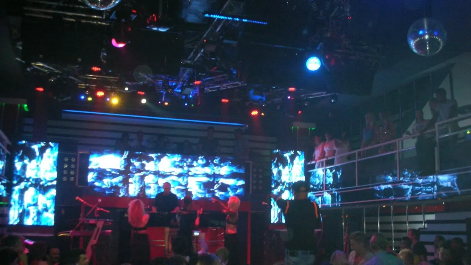 Colorado Club Rhodes