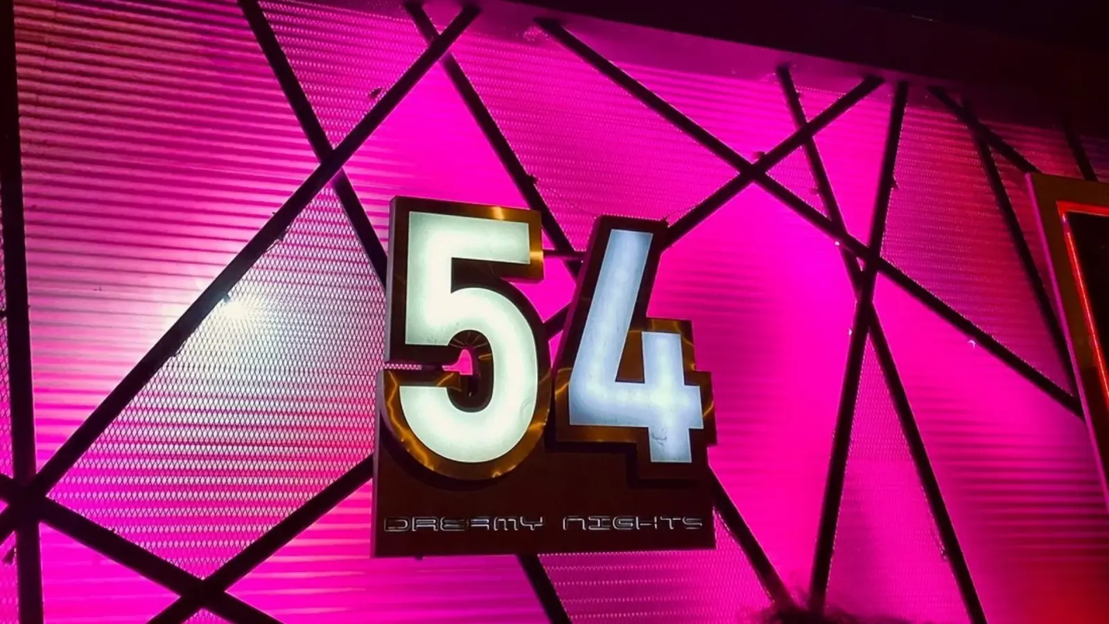 54 Dreamy Nights