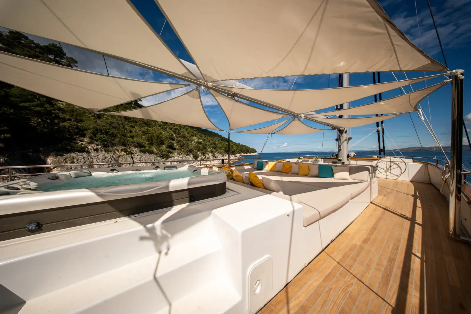 Dalmatino sailing in Split
