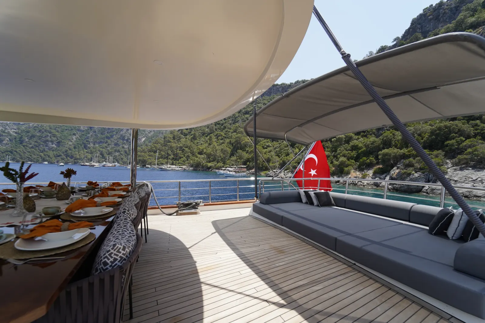 Queen Of Makri sailing in Göcek