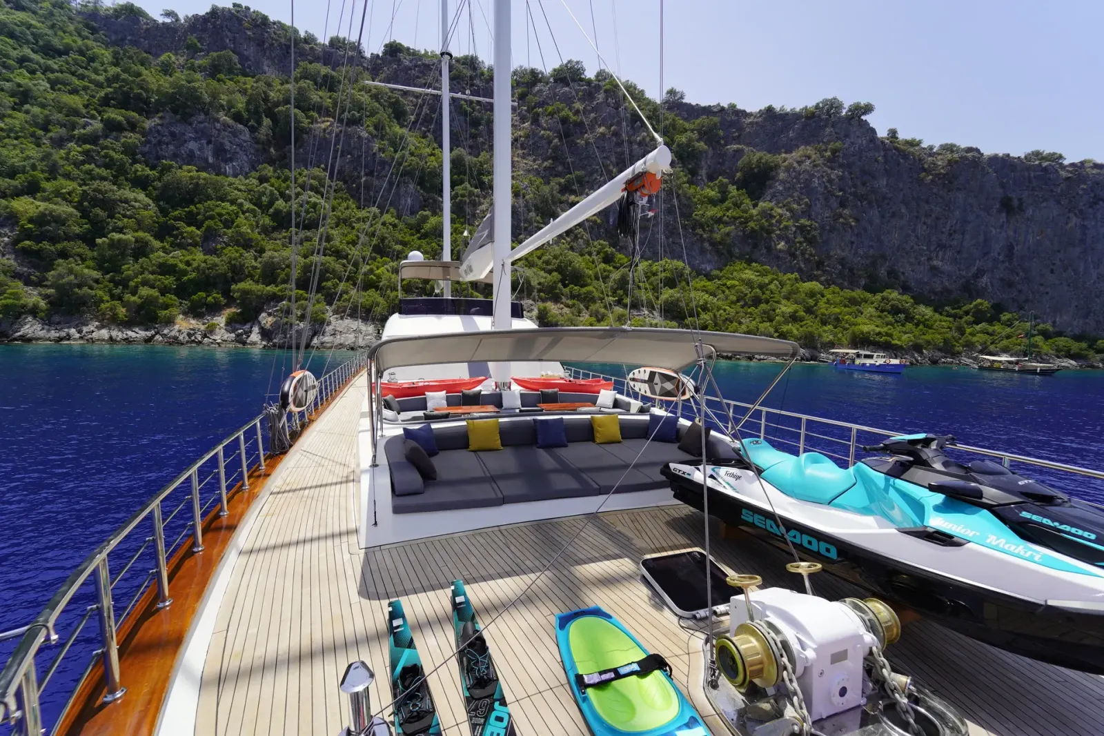 Queen Of Makri sailing in Göcek