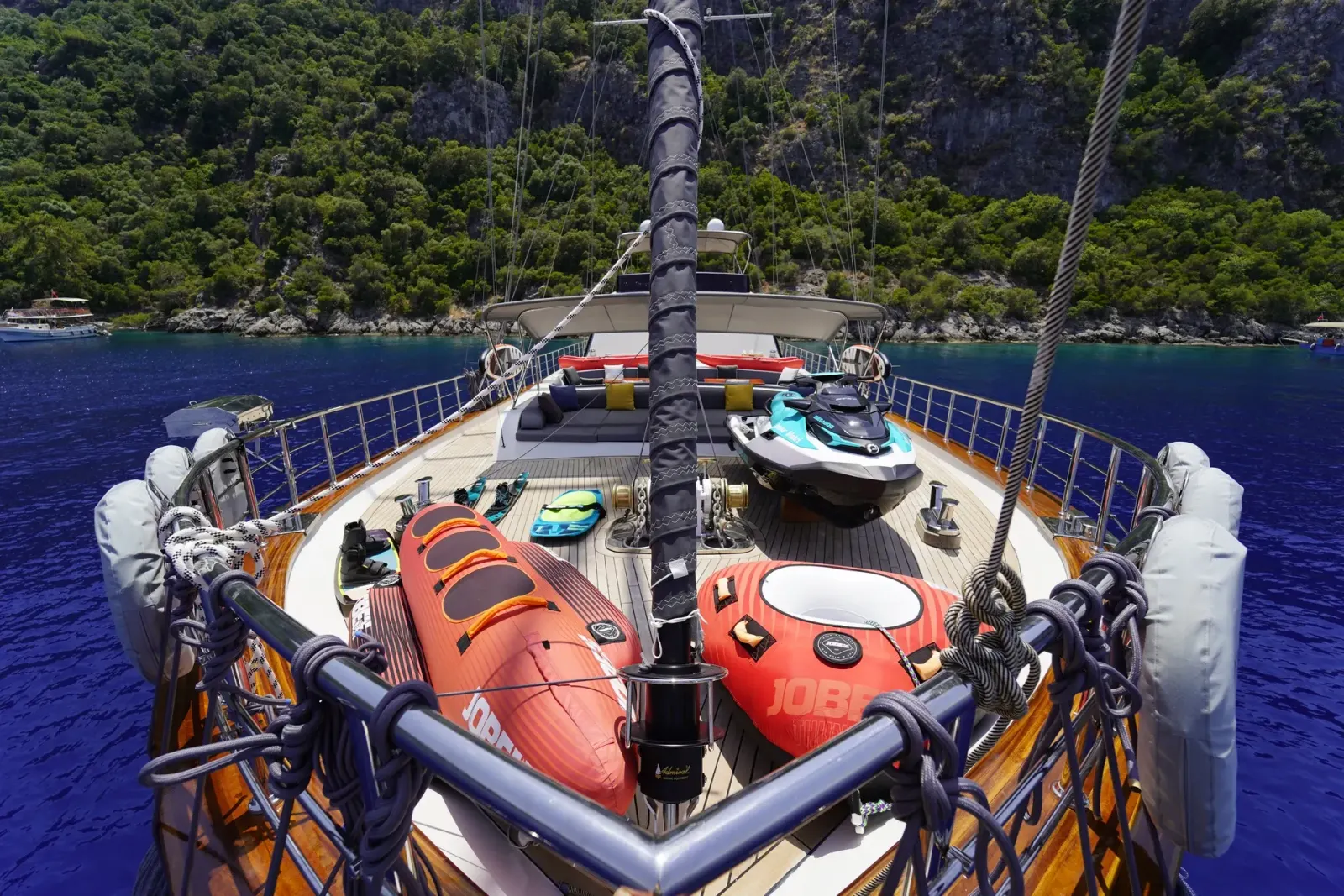 Queen Of Makri sailing in Göcek