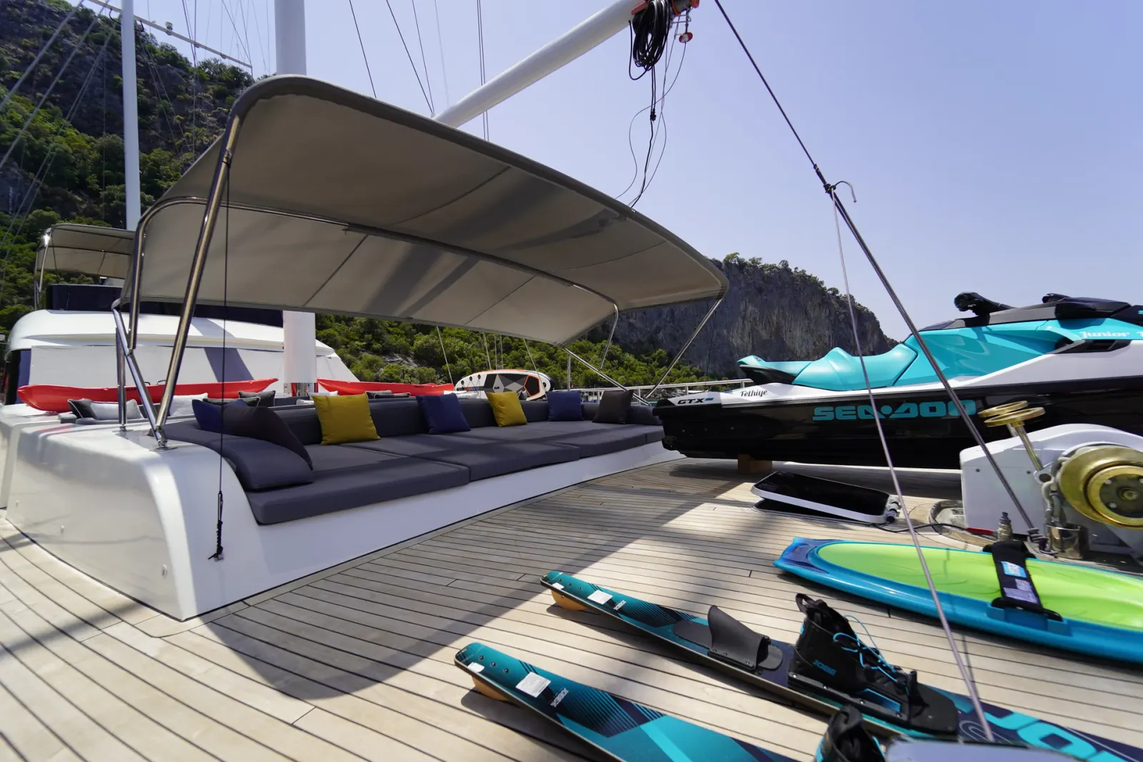 Queen Of Makri sailing in Göcek