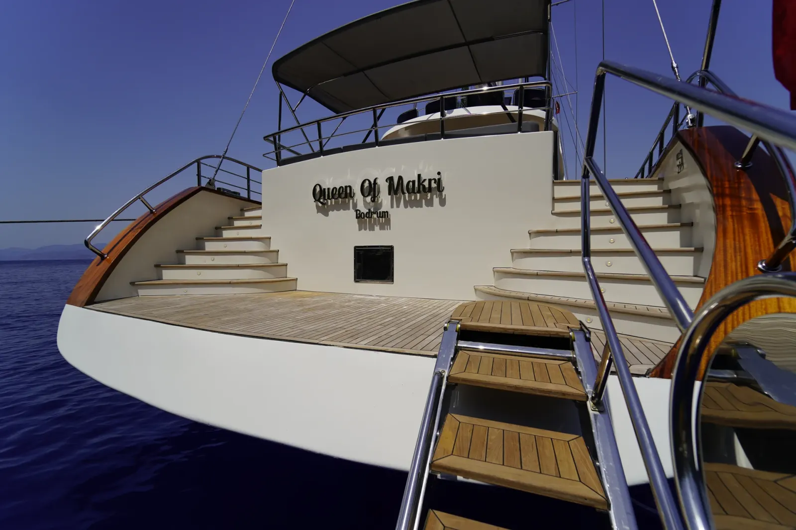 Queen Of Makri sailing in Göcek