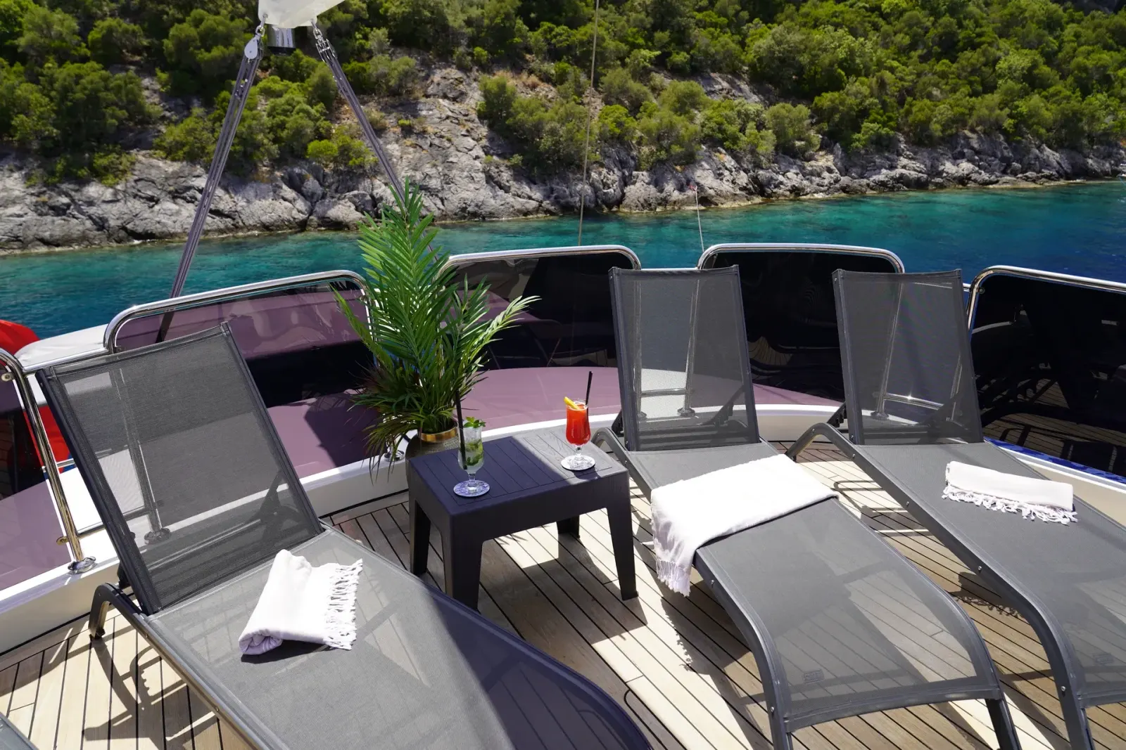 Queen Of Makri sailing in Göcek