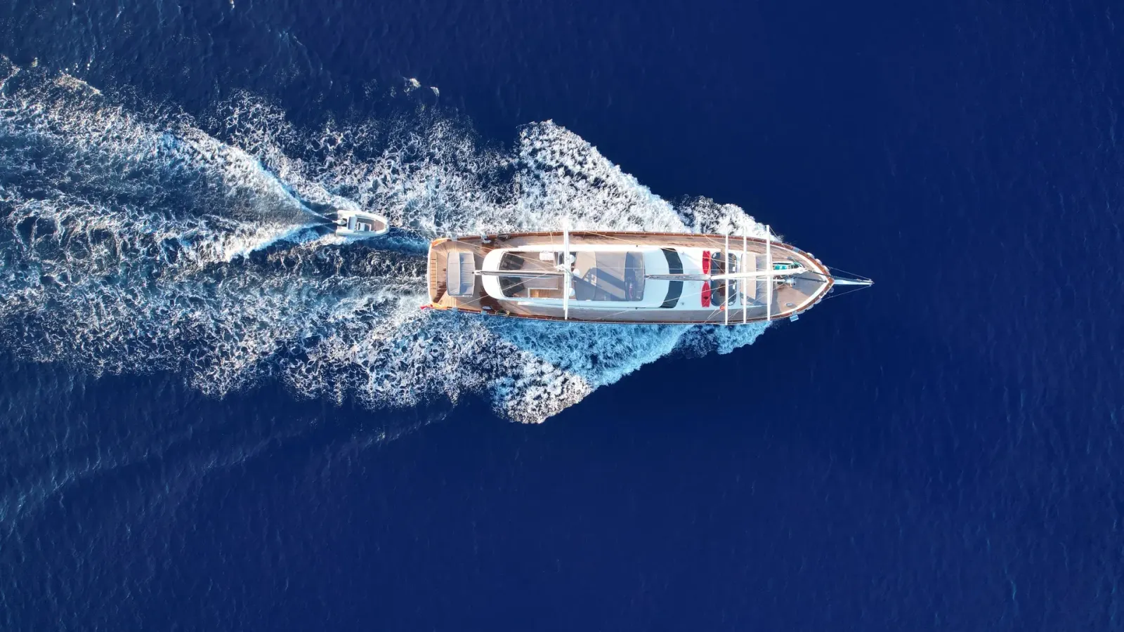 Queen Of Makri sailing in Göcek