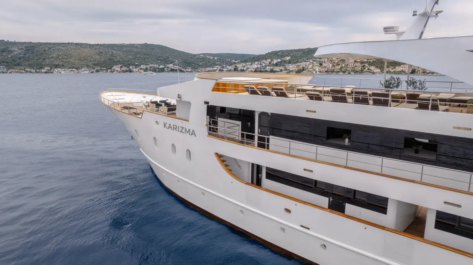 Karizma sailing in Split