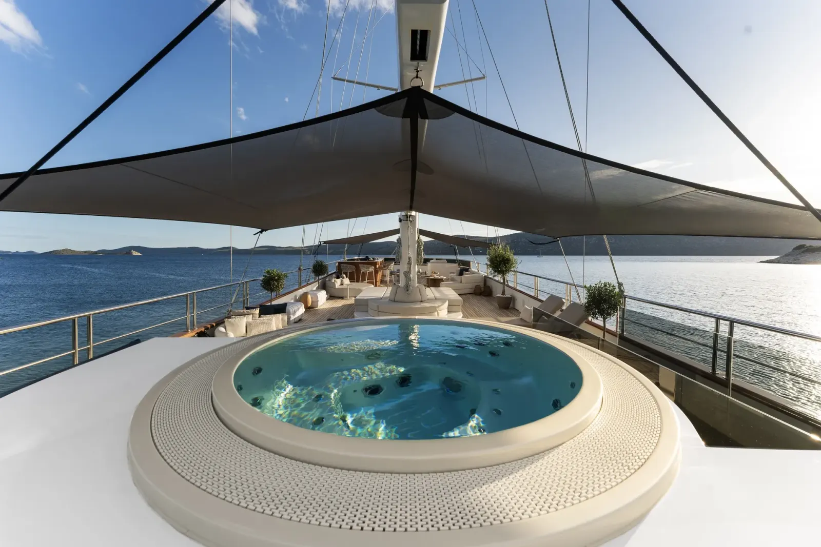 Maxita sailing in Split