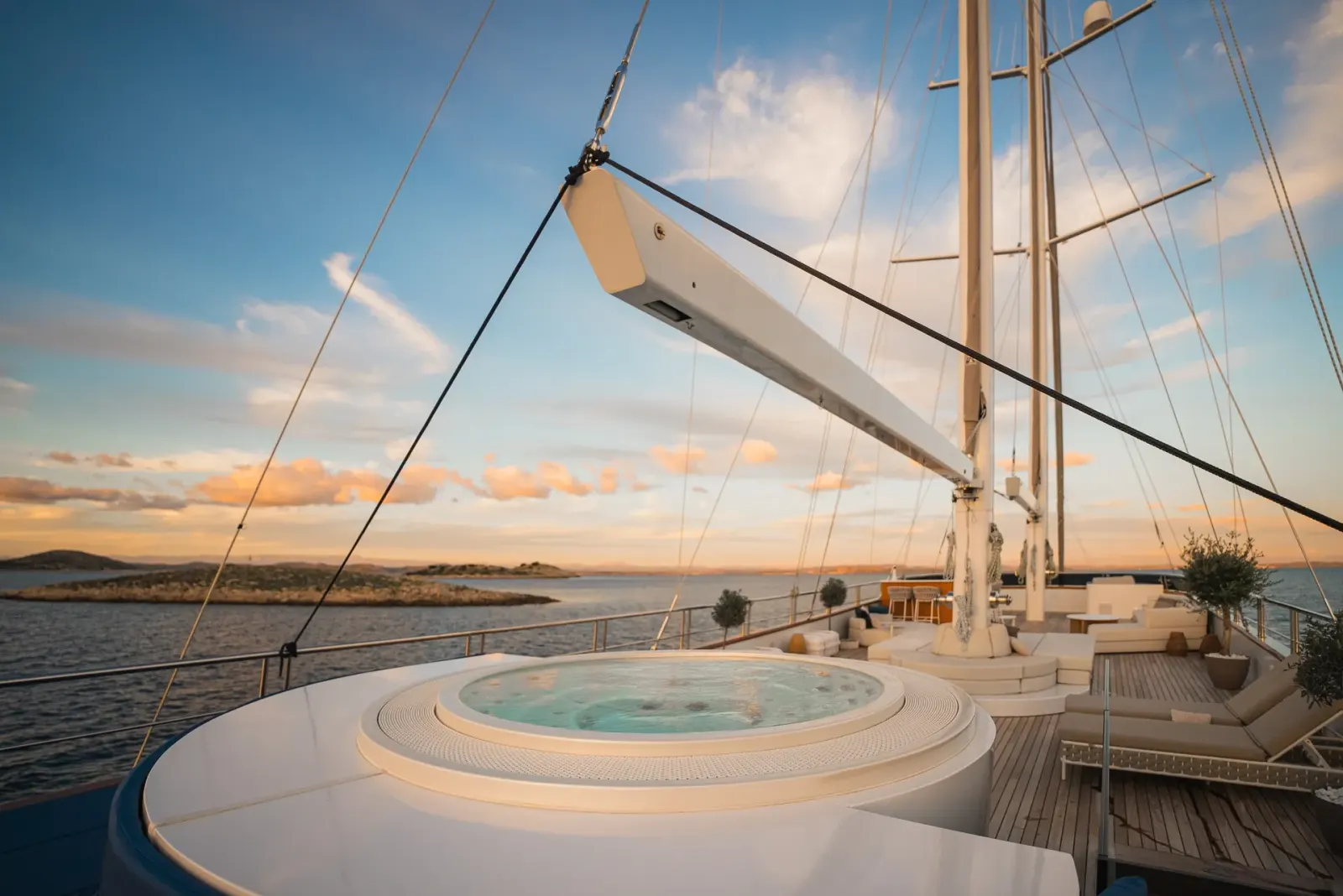 Maxita sailing in Split